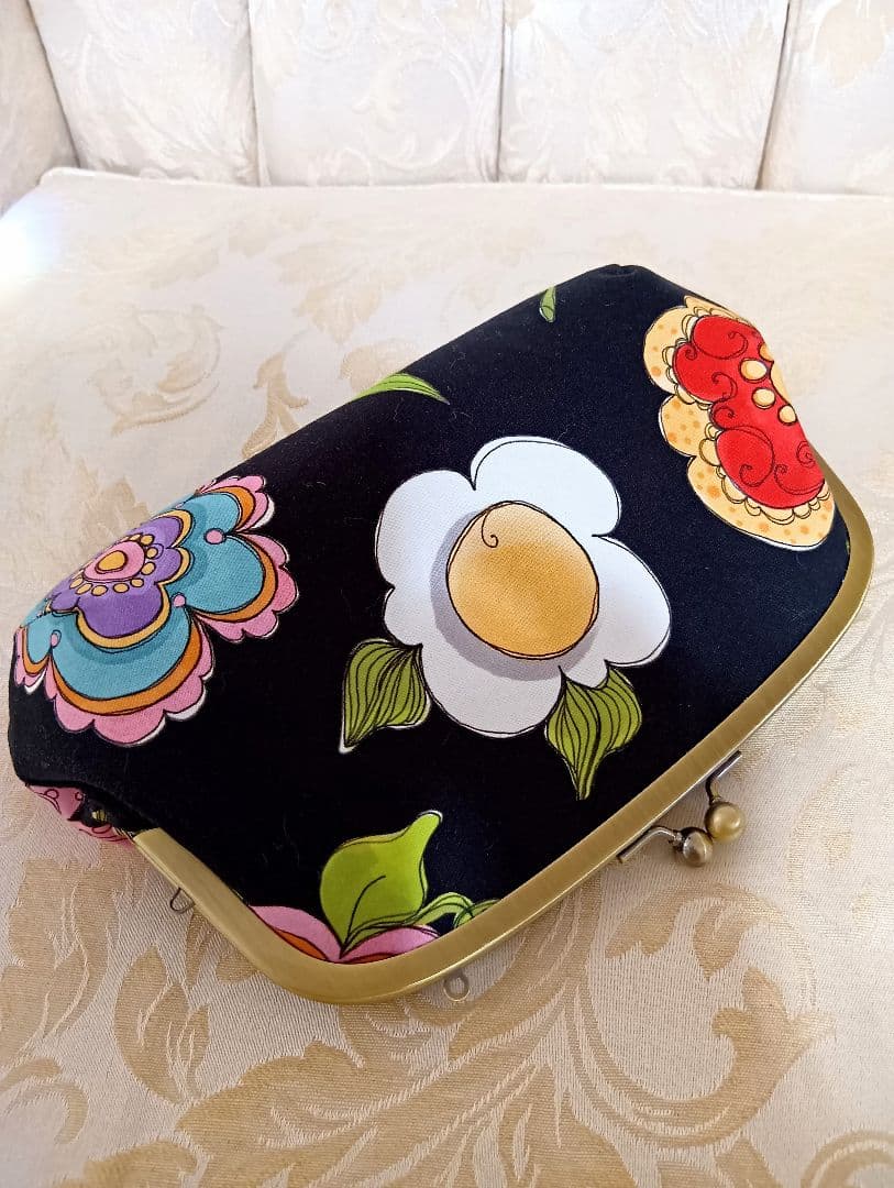 ロラライハリス☆ビーズ刺繍☆親子がま口☆お財布ポーチ☆ハンドメイド