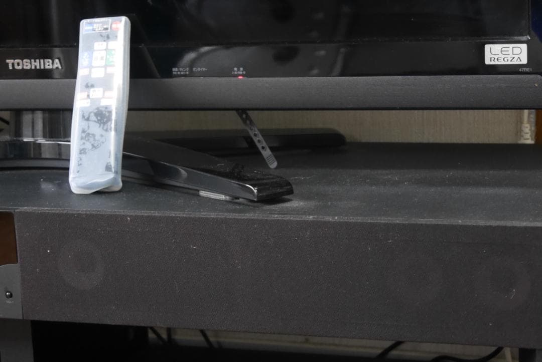 スピーカー付きのテレビ台（必ず説明を読んで下さい）