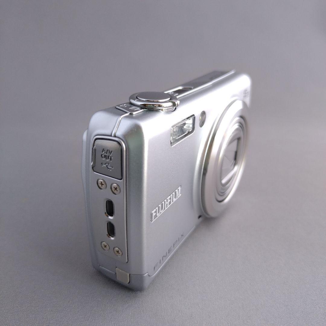【美品】FUJIFILM FinePix F100fd