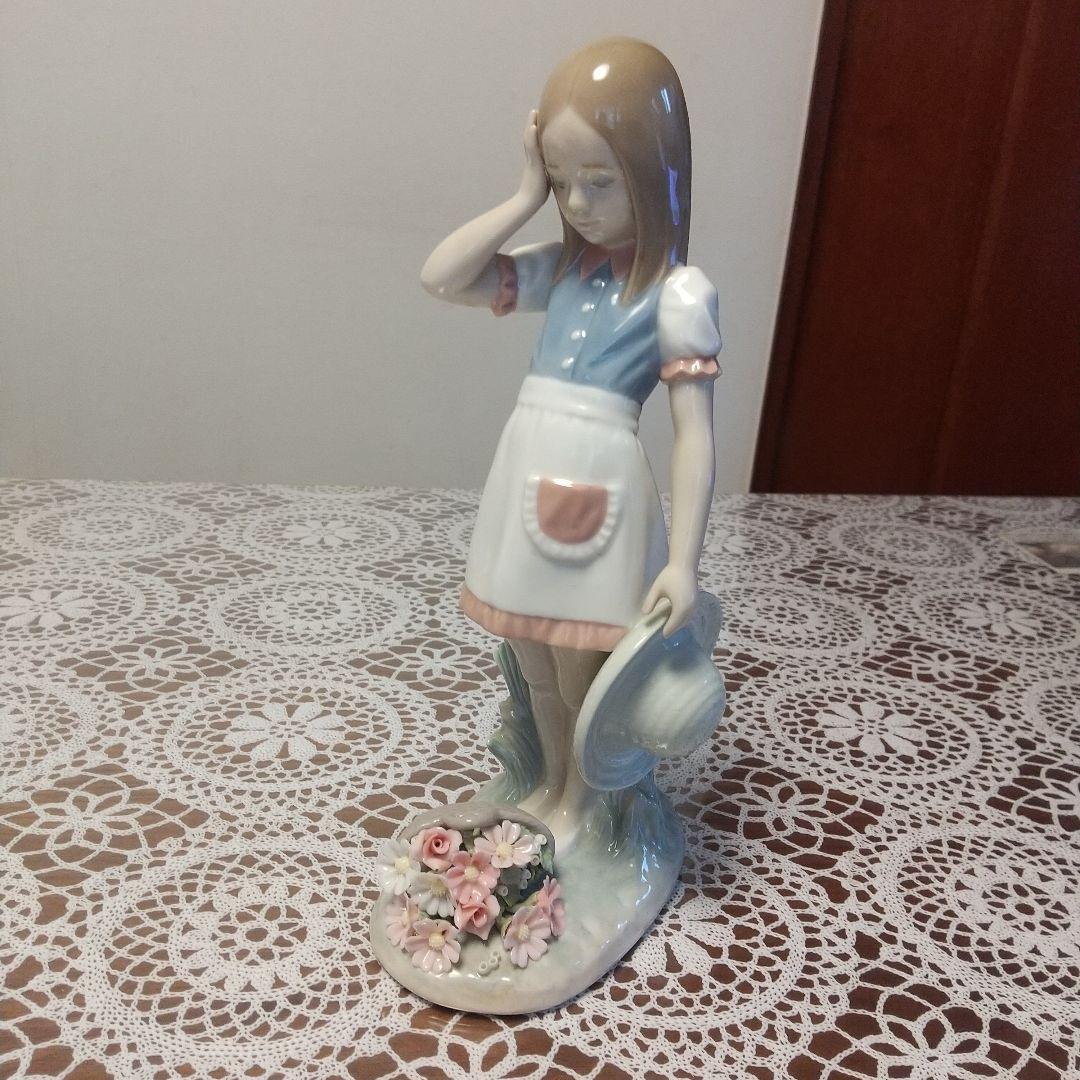 リヤドロ 「花を摘んだ後」