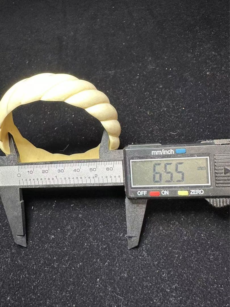 バングル　天然素材　アンティーク　彫刻 古美術品　細密細工　骨董　コレクション