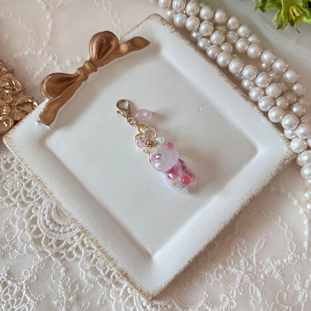 ฅ❤️ レジン　ねこ　ローズクォーツ　花　チャーム　ヘアゴム　キーホルダー