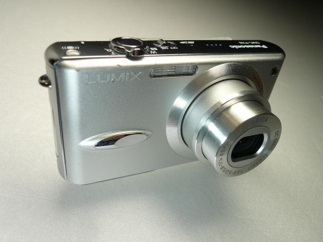 LUMIX★DMC-FX8⭐️まあまあ美品ですが⚠️モニターに染み有★安心実働品