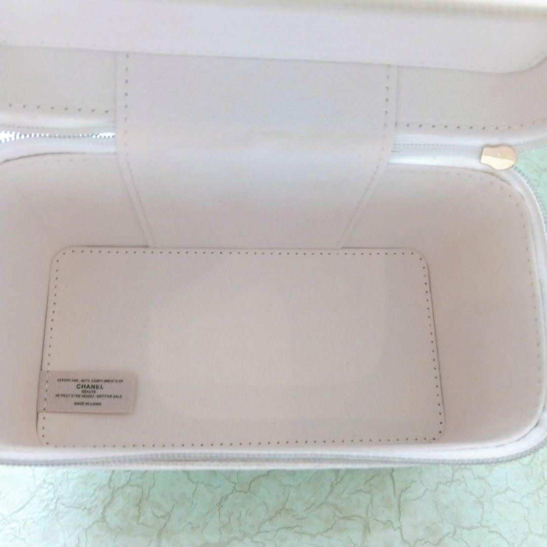 シャネル　CHANEL　ゴールドラメ　コスメポーチ　バニティ　化粧ポーチ　VIP