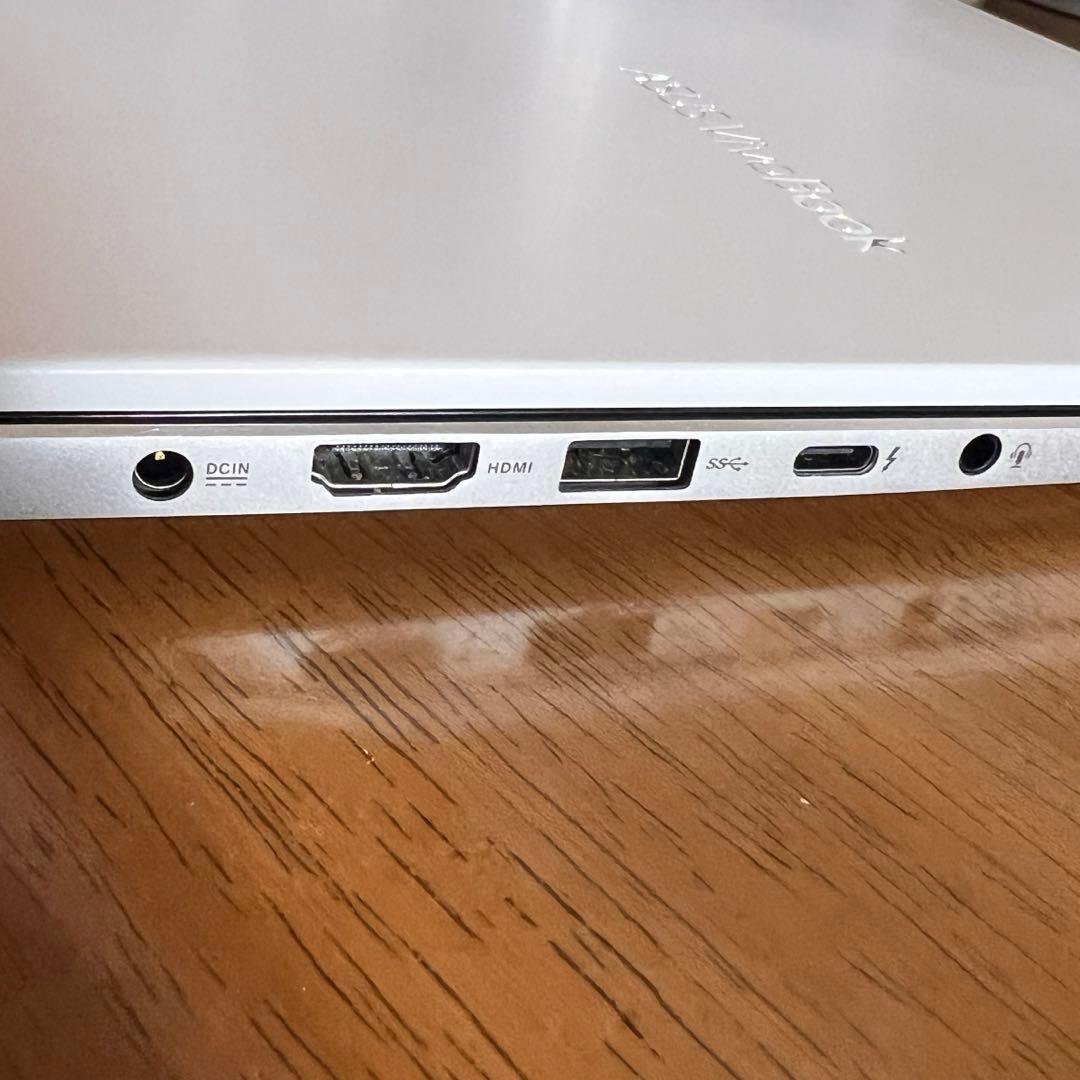 ASUS VivoBook S15 S533E ノートPC 本体　ホワイト