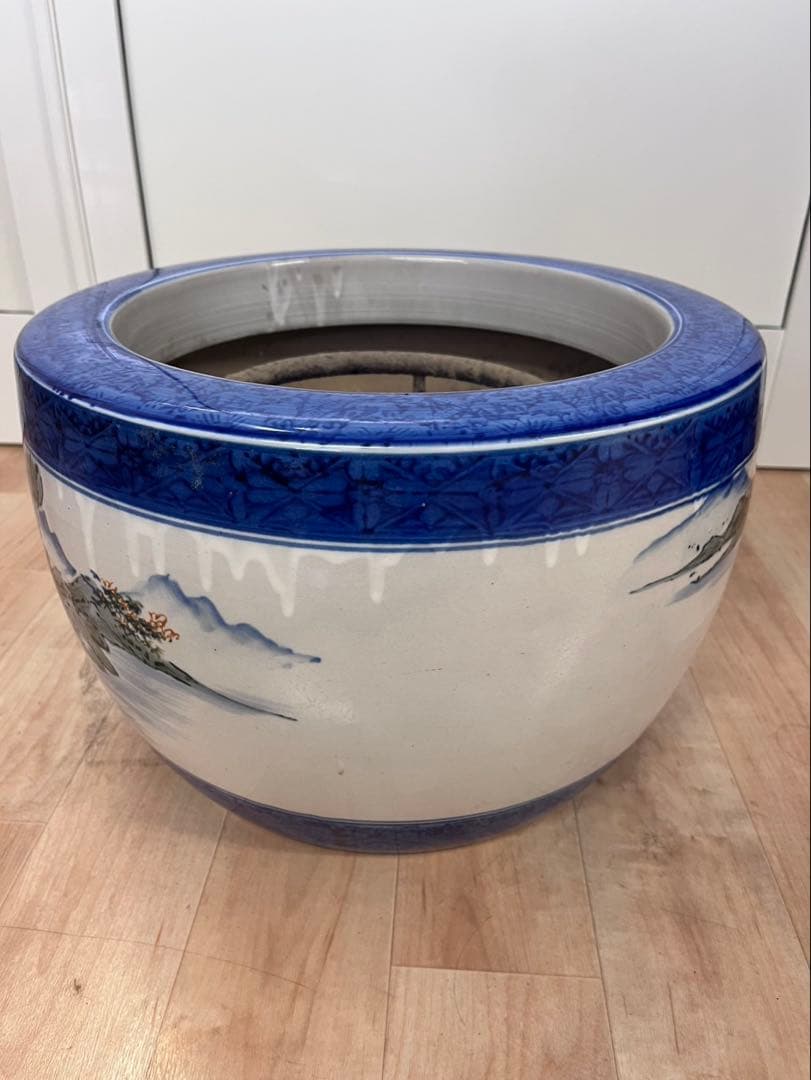 青と白の山水画 陶器火鉢骨董品　陶器火鉢　昭和レトロ　山水画　灰つき　五徳つき