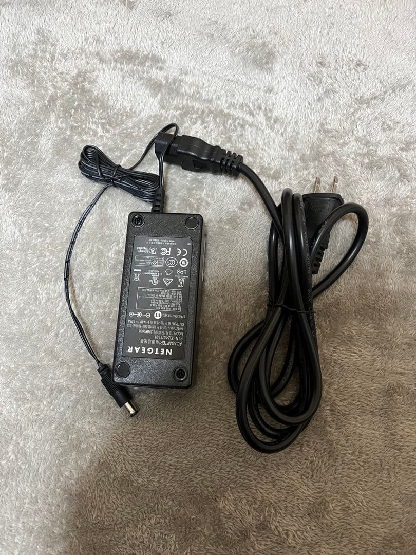 美品 電源付き NETGEAR GS305P スイッチングハブ 5ポート