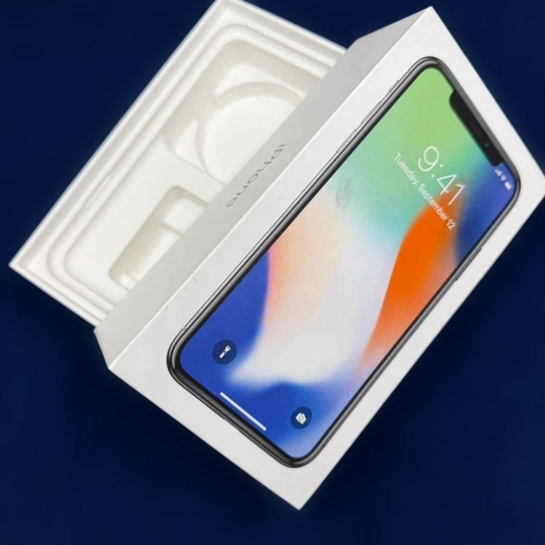 I*m様 アップルストア購入. iPhone -X.256GB.バッテリ100％