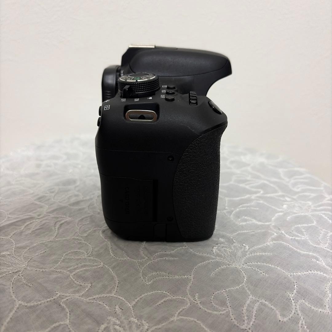 Canon EOS Kiss X8i 一眼レフカメラ 本体