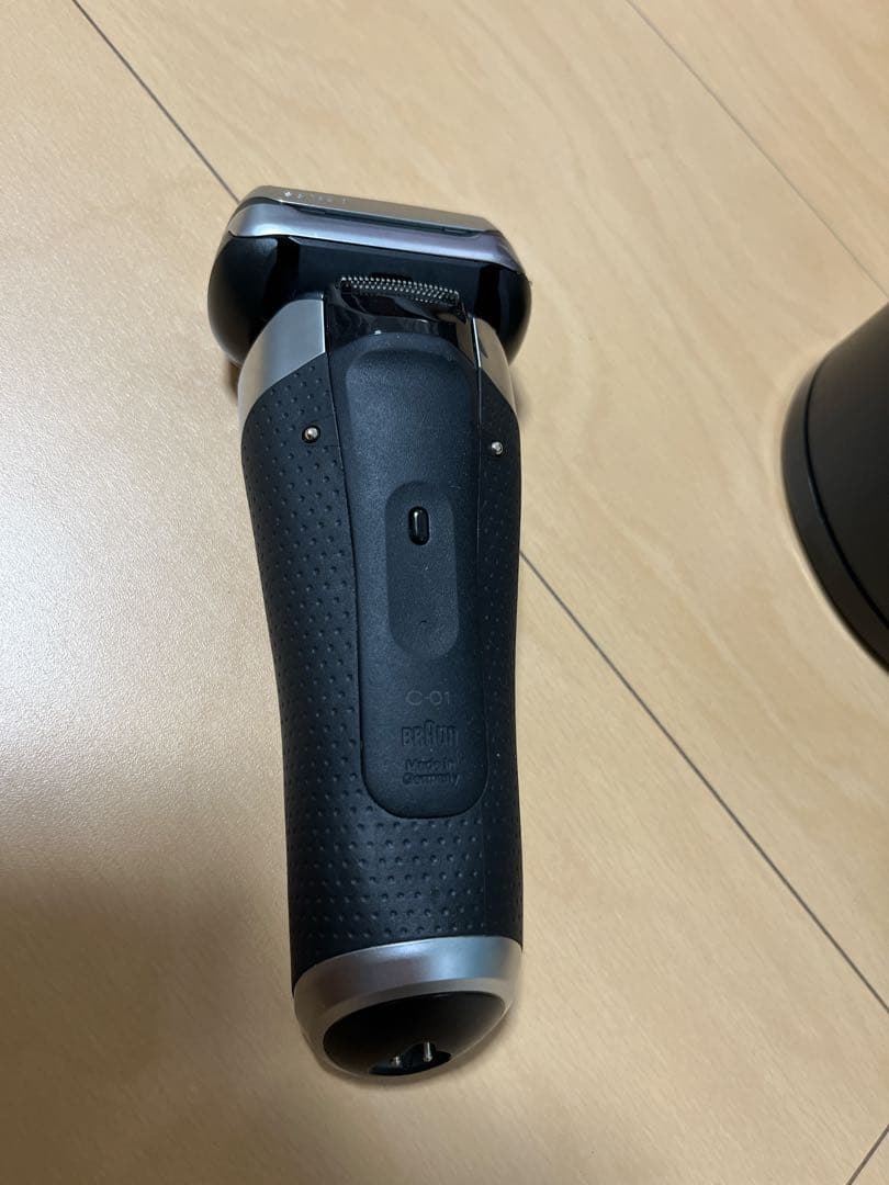高*木様 Braun メンズ電気シェーバー 充電器・ケース,購入時の箱付き
