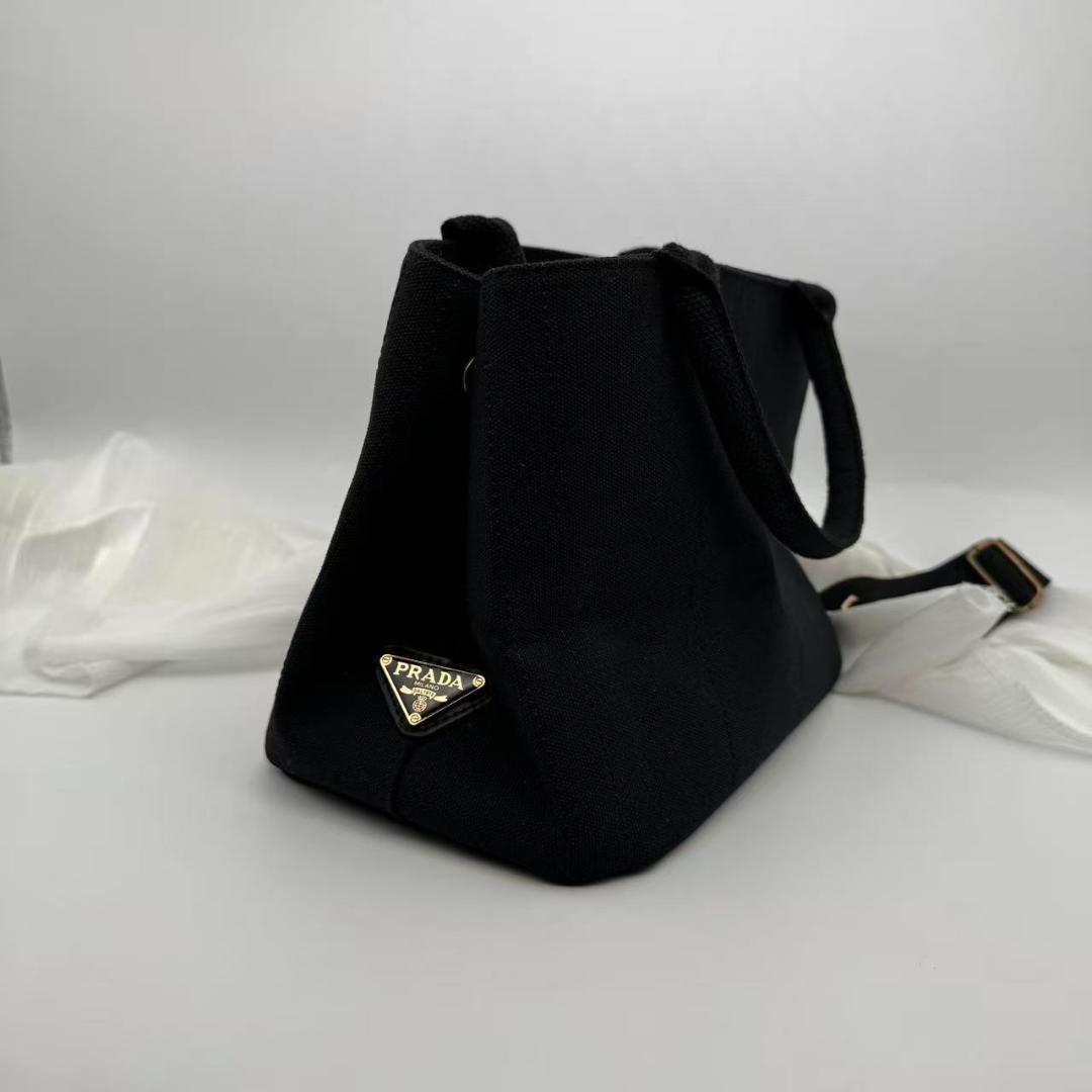 美品 PRADA ショルダーバッグ