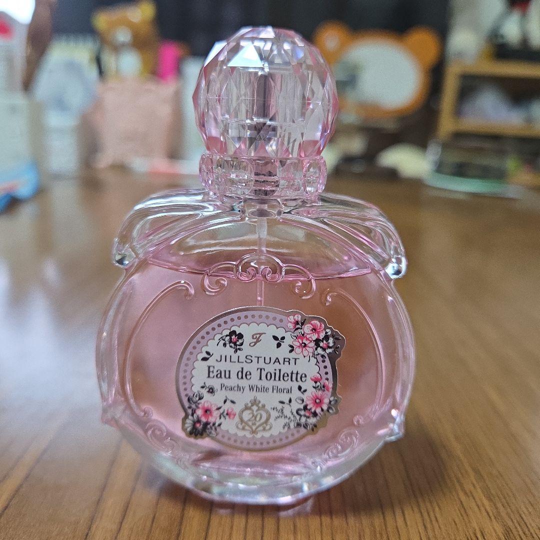 ジルスチュアート　ピーチーホワイトフローラル　オードトワレ　50ml