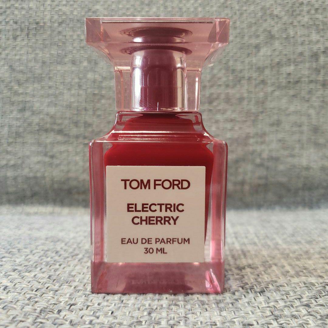 【ほぼ未使用】国内正規品　トムフォード　エレクトリックチェリー　オードパルファム