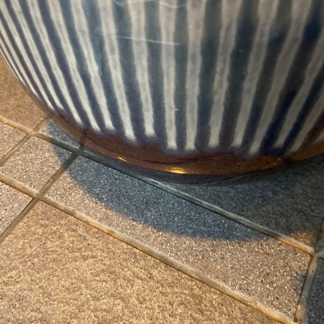 【美品　商品】アンティーク火鉢　メダカ鉢　金魚鉢　　陶器製　睡蓮　幅46