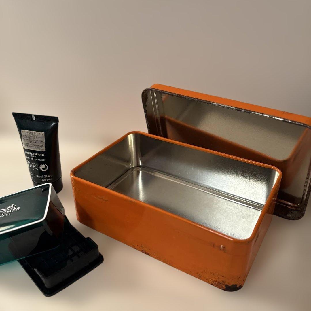HERMES アンティーク缶