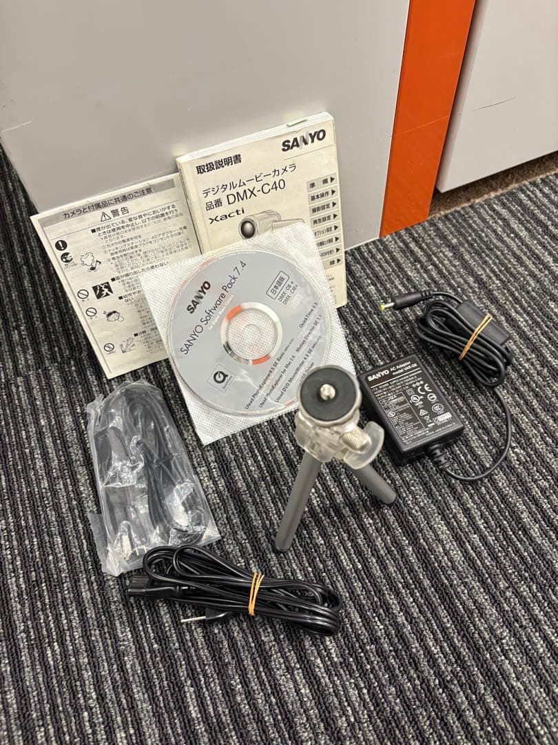 【美品】SANYO デジタルムービーカメラ Xacti DMX-C40 廃盤品