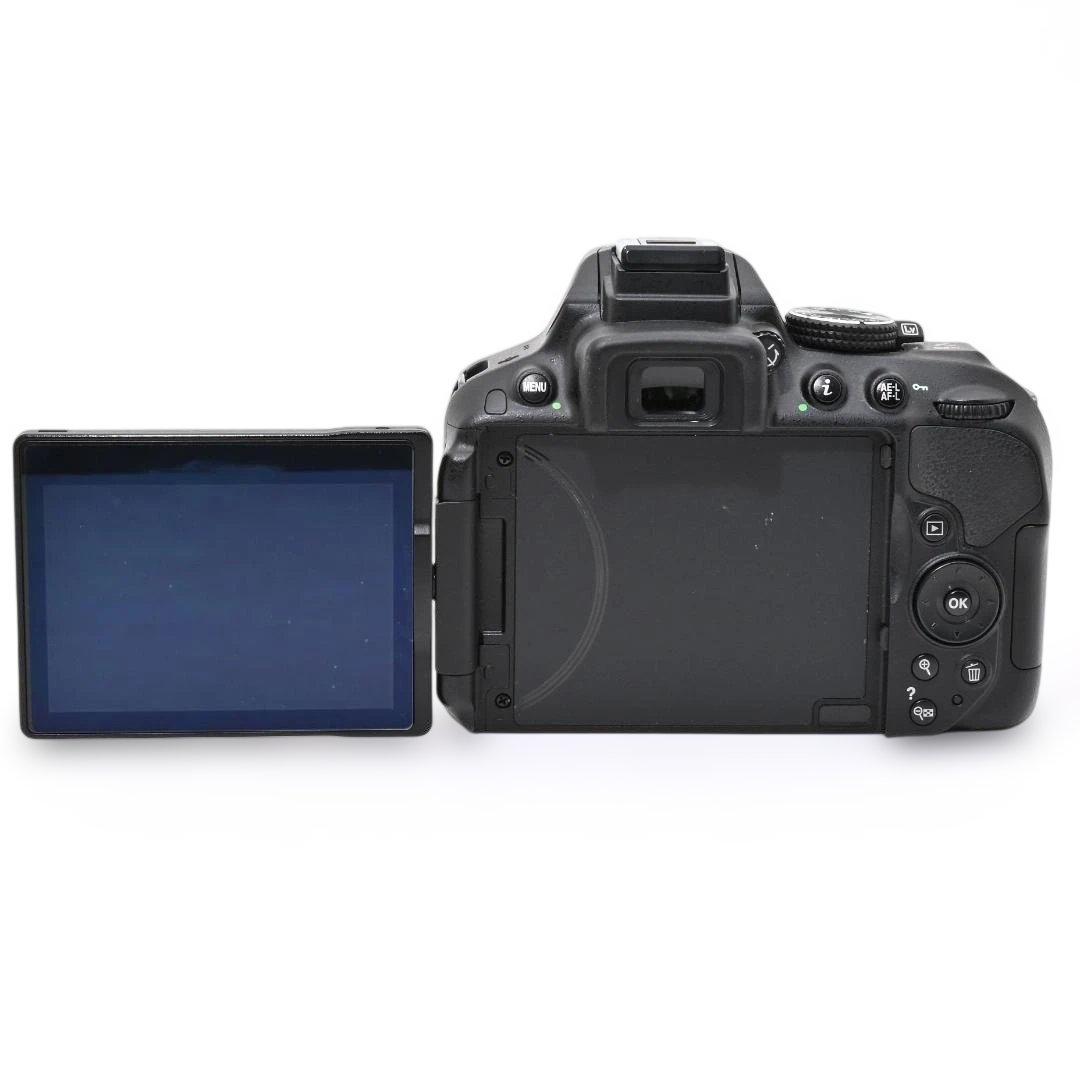 【ほぼ新品・ショット数2,347枚】 Nikon D5300 ダブルズームキット