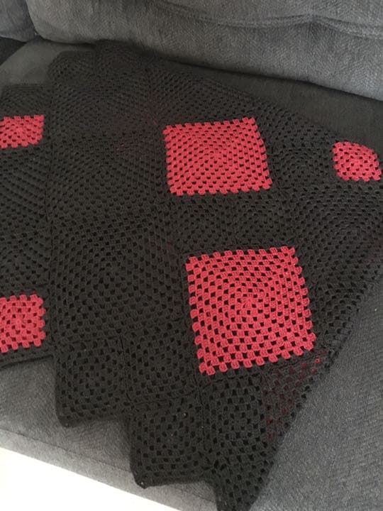 ハンドメイド　グラニースクエア　ソファー掛け　ベッドカバー　マルチカバー