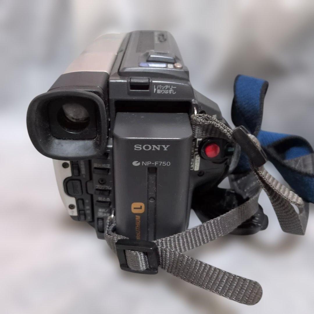 ★SONY DCR-TRV225 Digital8 ビデオカメラ通電確認済み