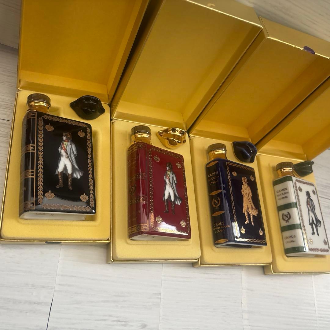 値下げ！【未開栓品】CAMUS ナポレオン ブック型陶器ボトル コニャック