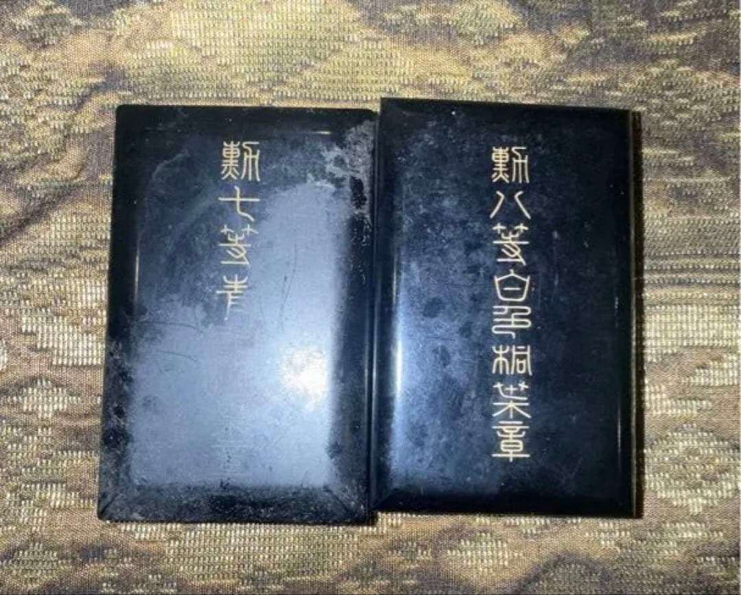 B*i様 箱付き　勲八等白色桐葉章 勲章 アンティーク 当時物 バッジ 記章 徽