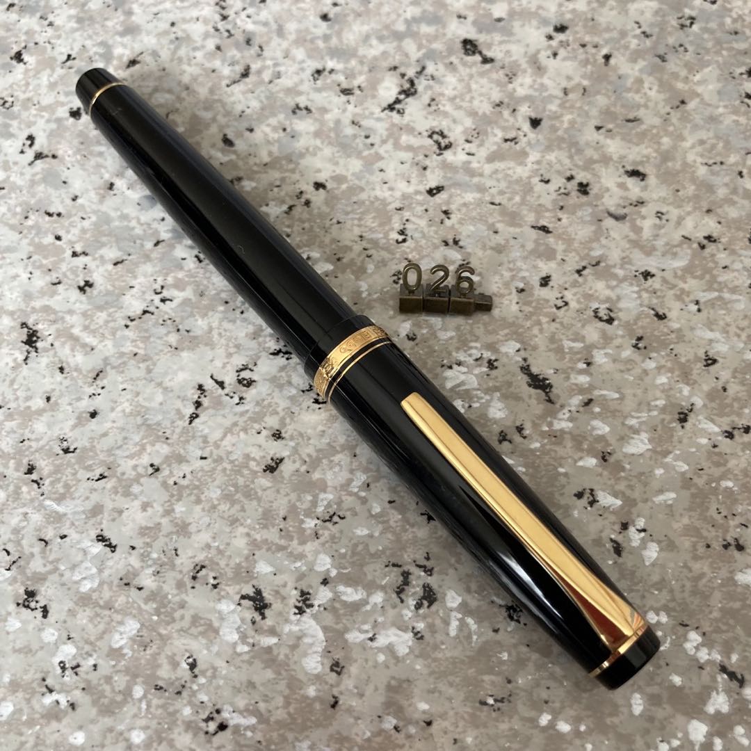#026 オーバーホール済み 万年筆 PILOT パイロット エラボー 14k