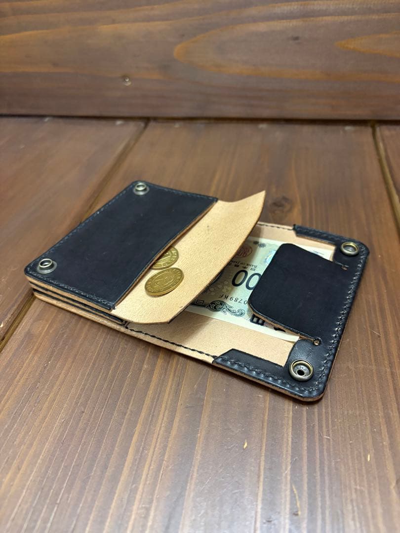 ショートトラッカーウォレット本革丘染めブラック茶芯　Trucker Wallet