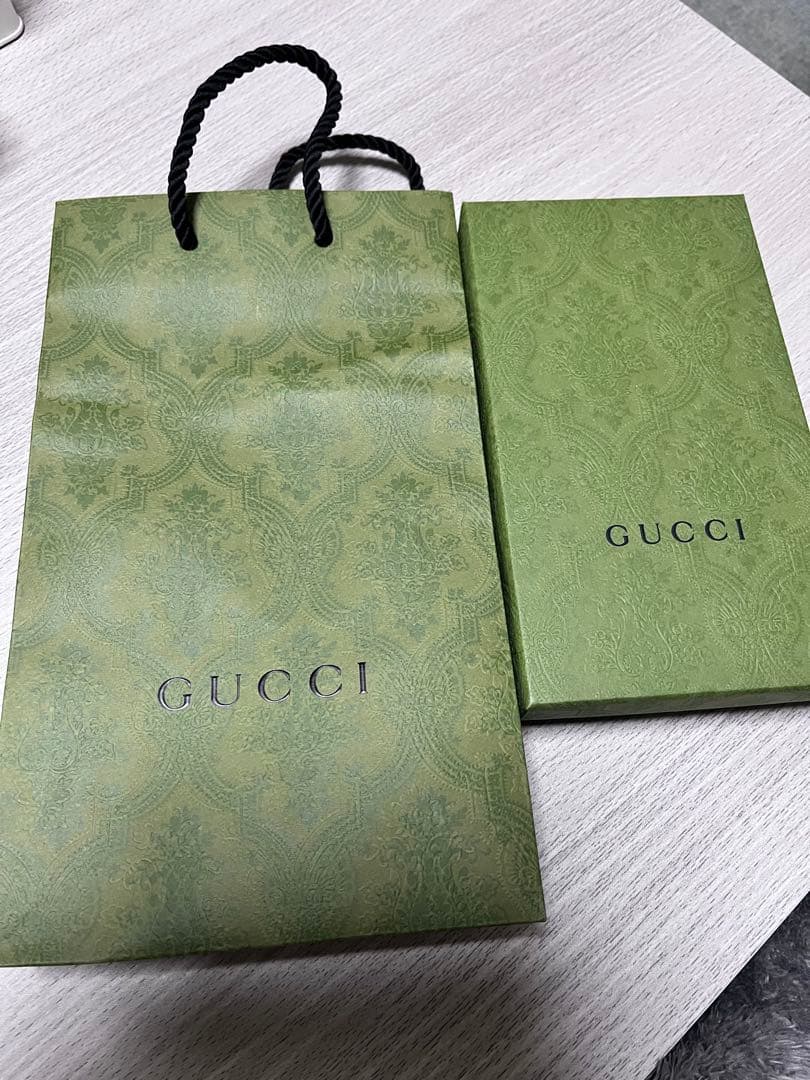 GUCCI iPhone15 手帳型ケース　新品　未使用