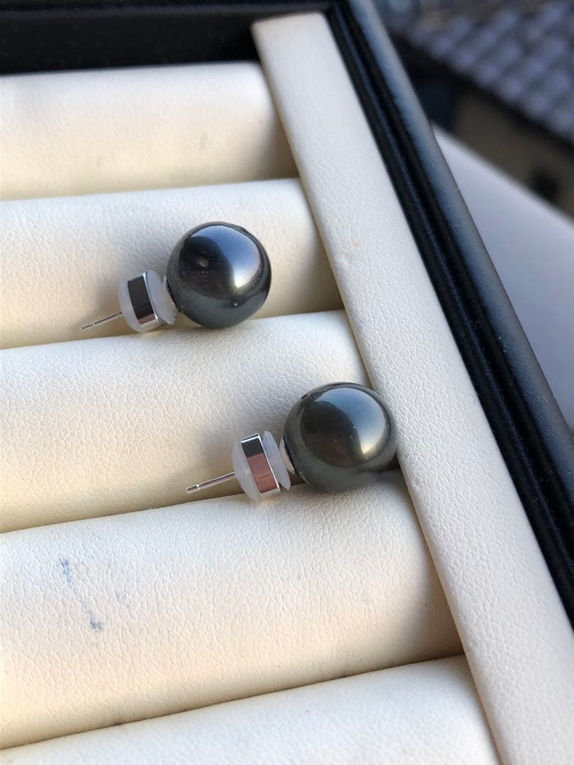 黒蝶真珠　ピアス　タヒチ産パールSA11