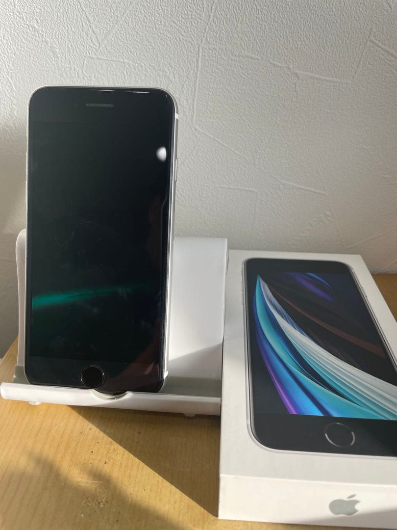 【3月18日のみ限定値下げ‼️】【早い者勝ち】【訳アリ美品】iPhone SE2