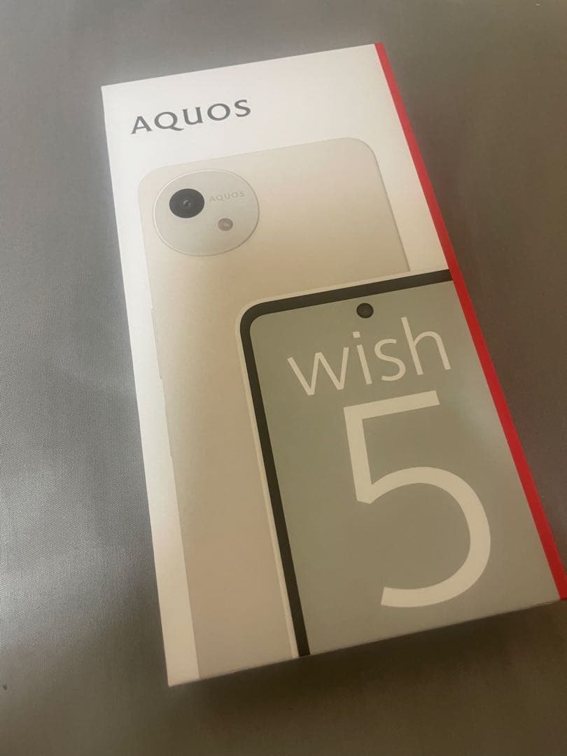 AQUOS wish5 SH-52F ホワイト(ユキ)