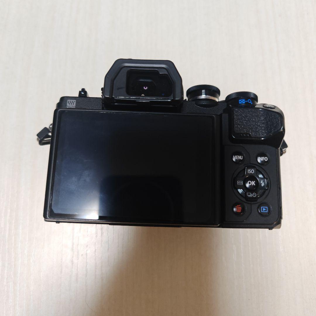OLYMPUS E-M10 III /9mm パンケーキレンズ/バッテリー3つ