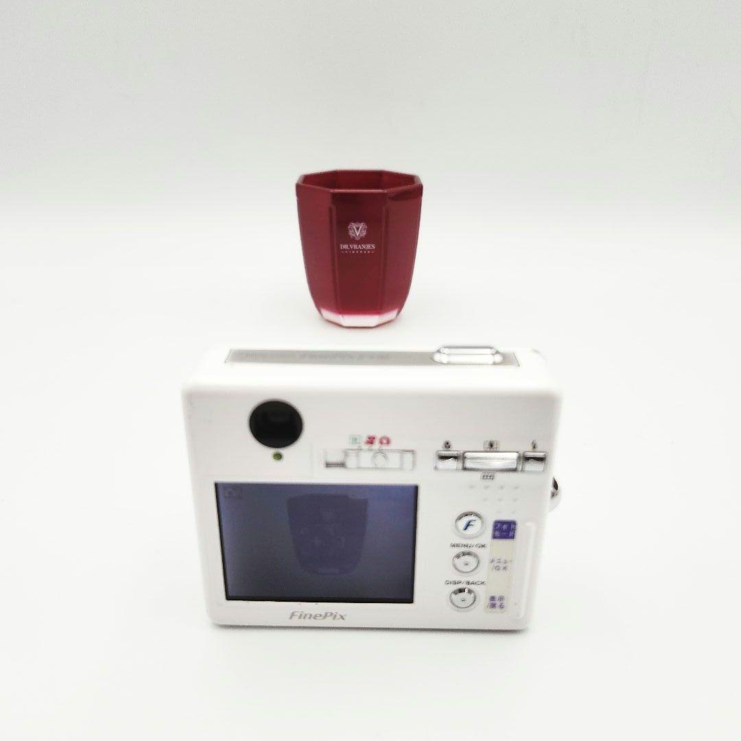 FUJIFILM FinePix F440 コンパクトデジタルカメラ ホワイト