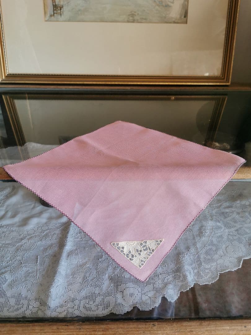 英国アンティーク 蝶と花刺繍 オープンカットワーク嵌込 シアーハンカチ２枚セット