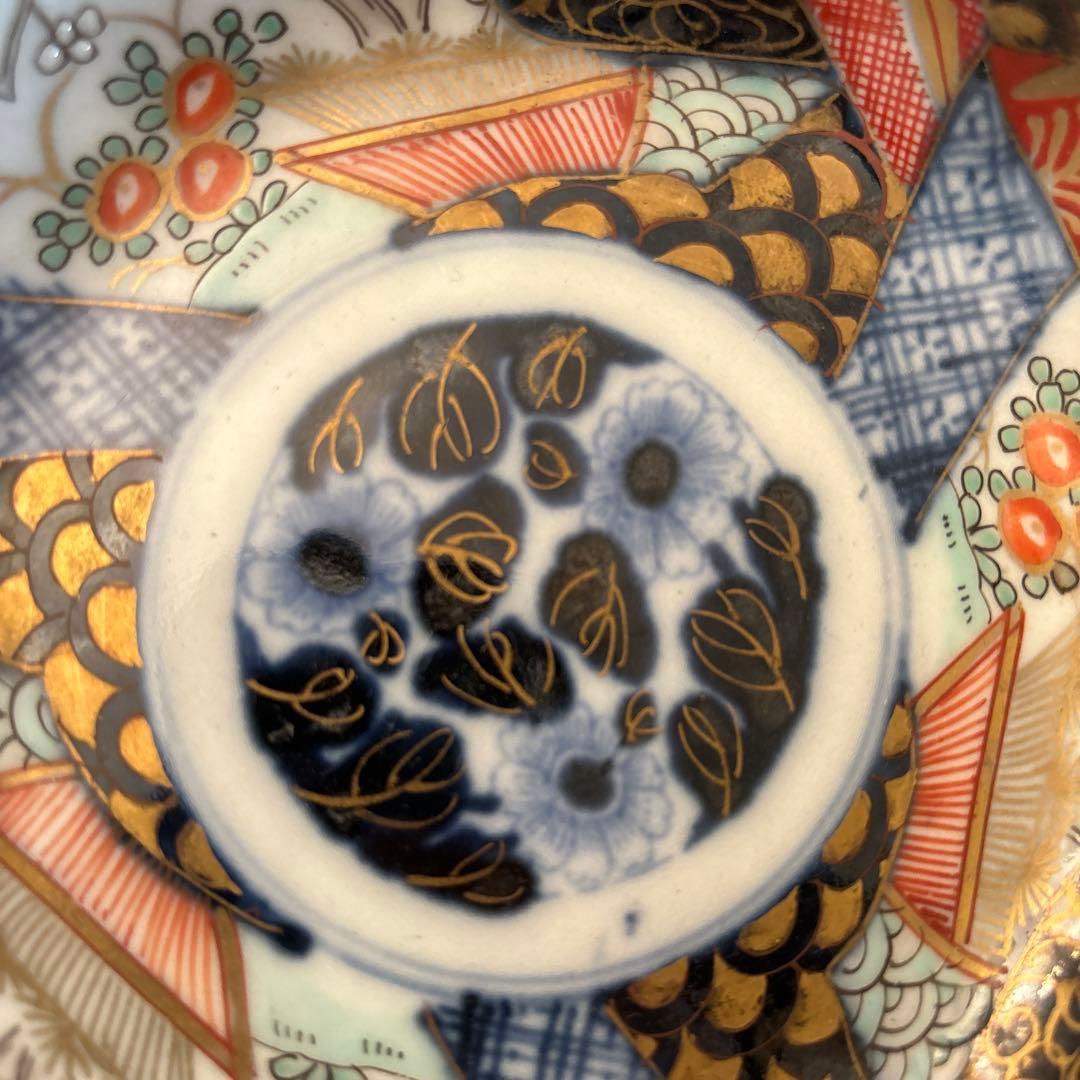 江戸後期　手描きのお花や幾何学模様が秀逸で金彩も美しい豪華絢爛な古伊万里ボウル