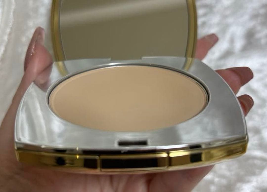 ESTEE LAUDER Re-Nutriv パウダーファンデーション03