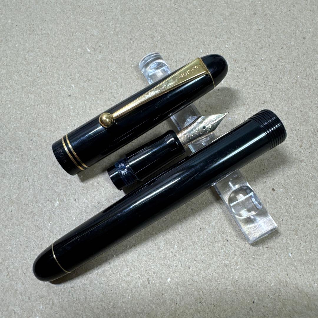 廃盤 PILOT パイロット カスタム 67 万年筆 14k 585 F 黒