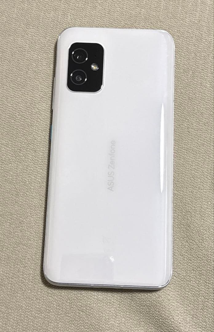 ASUS Zenfone 8 128GB 本体 美品 ホワイト　ZS590KS