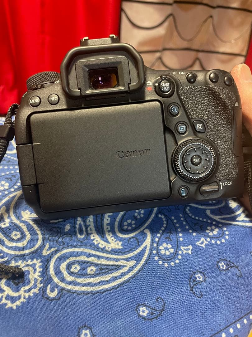 Canon EOS 6D Mark II デジタル一眼レフ キャノン カメラ
