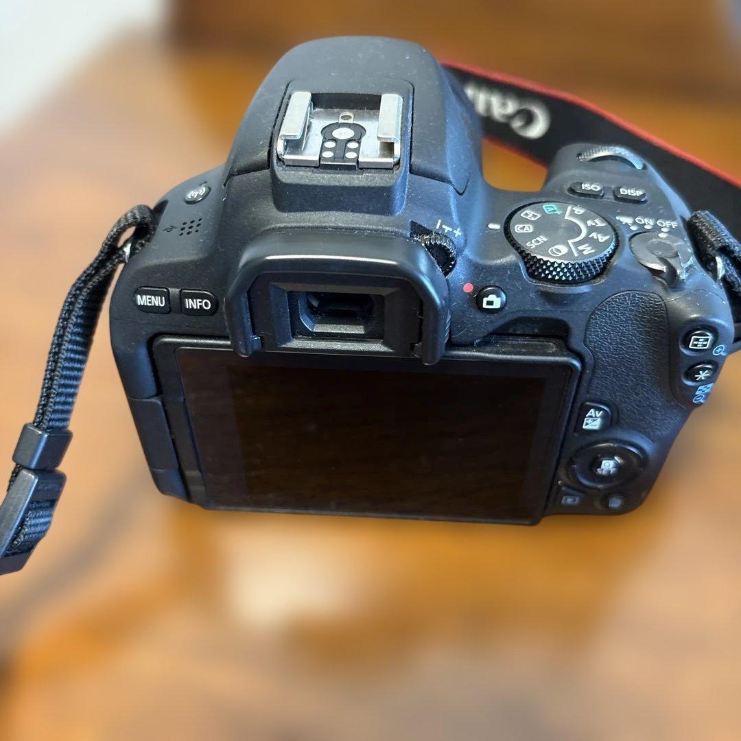 Canon EOS Kiss X9 デジタル一眼レフ