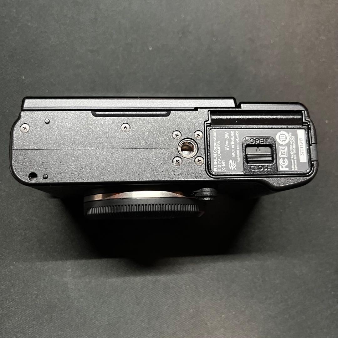 FUJIFILM X-M1 ブラック