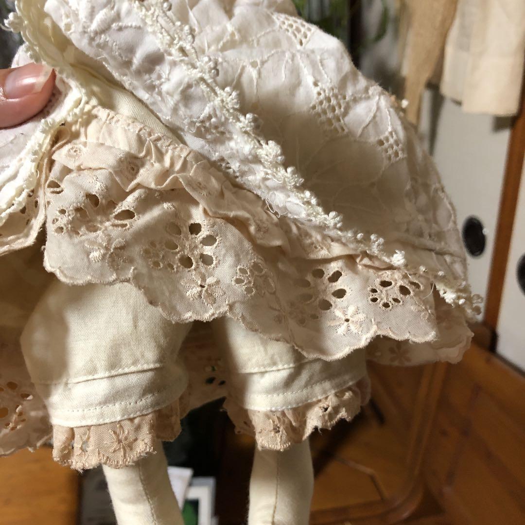 アンティークの布で作ったお人形