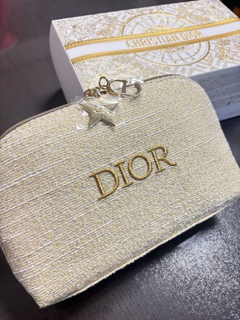 DIOR メイクポーチ リップバーム フェイスパウダークリスマスコフレ　2024