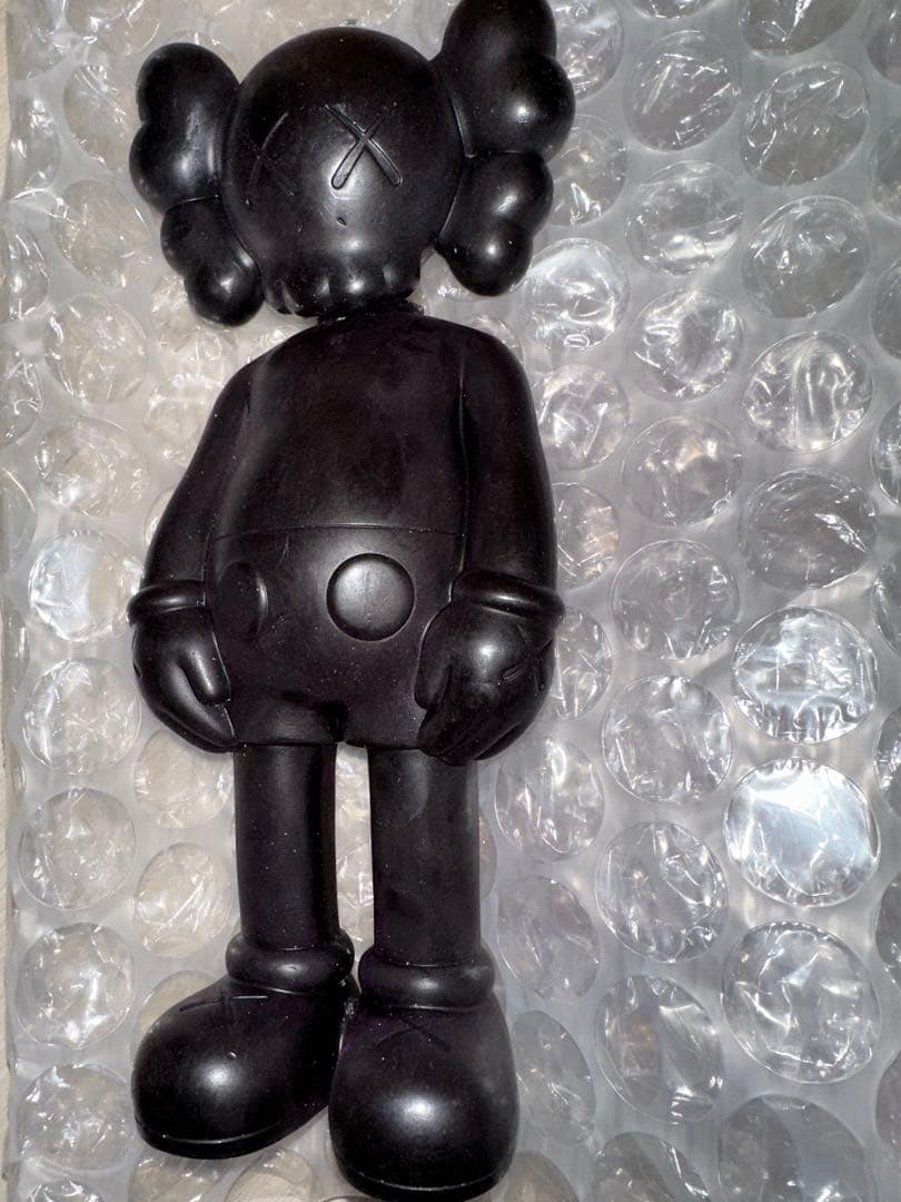 OriginalFake Kaws COMPANION CANDLE 2色セット