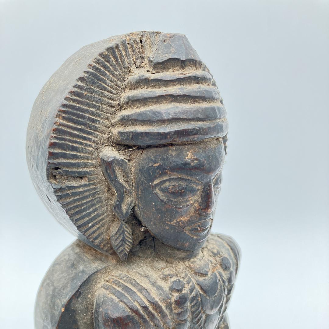 木彫　座仏　ラオス　東南アジア　時代物　高さ：約２３．５ｃｍ