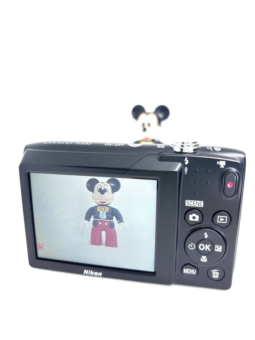Nikon ニコン COOLPIX クールピクス　A100 シルバー デジカメ