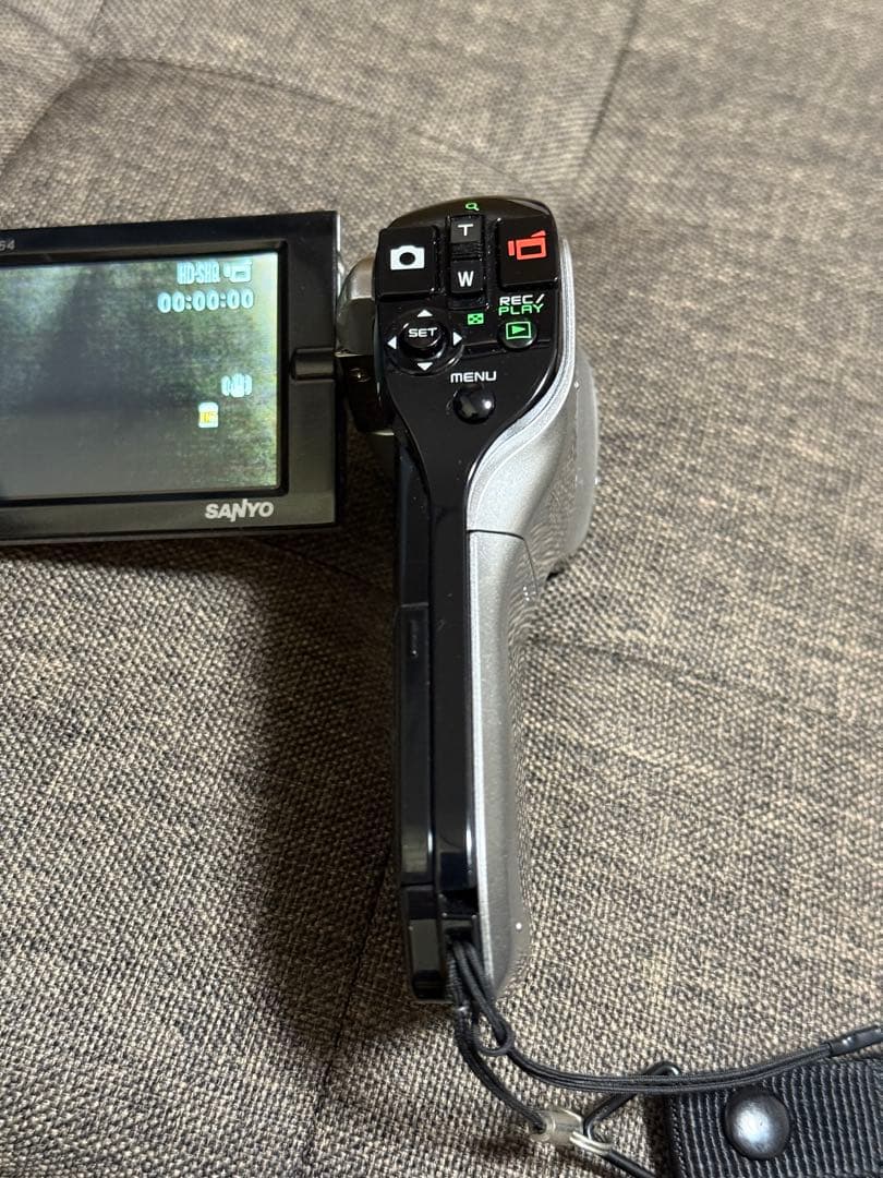 ビデオカメラ Sanyo Xacti DMX-CG11