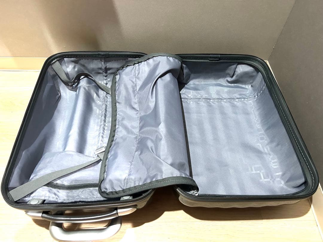 サムソナイト アメリカンツーリスター スーツケースプリズモ機内持ち込み可