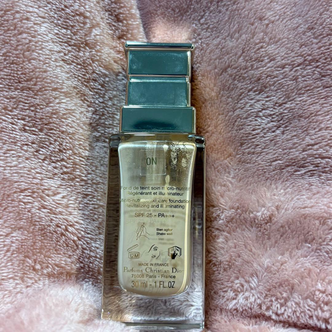 Diorプレステージルフルイドタンドゥローズリキッドファンデーション0N30ml