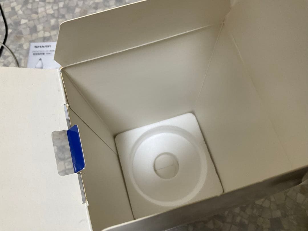 未使用品シャープ イオン発生機 ホワイト IG-GTA20-W 内袋未開封品